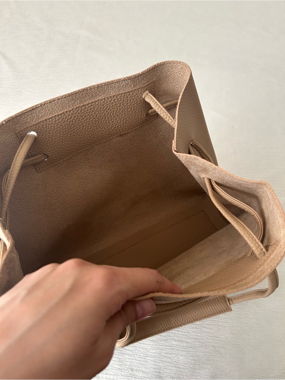 8 Other Reasons vegan leather slouchy bucket bag - Picture 4 of 7
